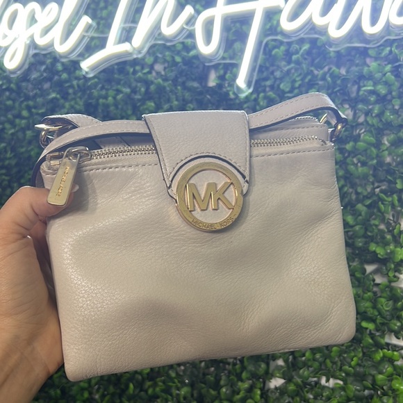 AUTHENTIC Michael Kors Fulton Leather Crossbody Bag in Vanilla - Picture 3 of 13